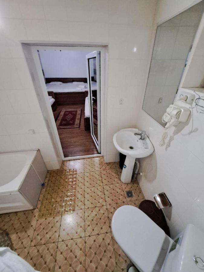 Ohun Caravan Sarai XIX Бухара Екстер'єр фото